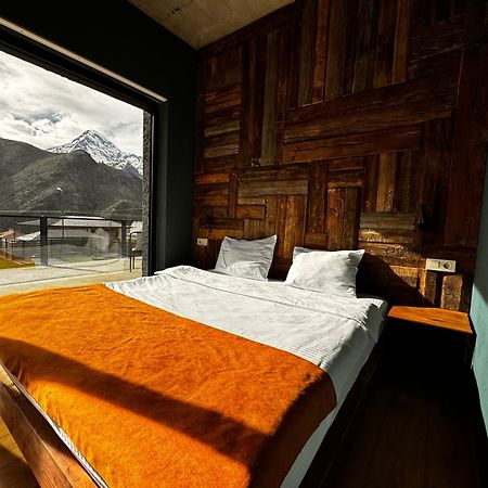 Hotel Misty Mountain Степанцмінда Екстер'єр фото