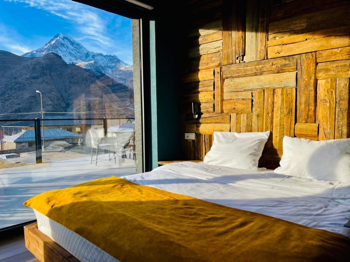 Hotel Misty Mountain Степанцмінда Екстер'єр фото