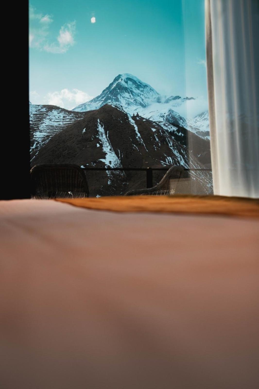 Hotel Misty Mountain Степанцмінда Екстер'єр фото