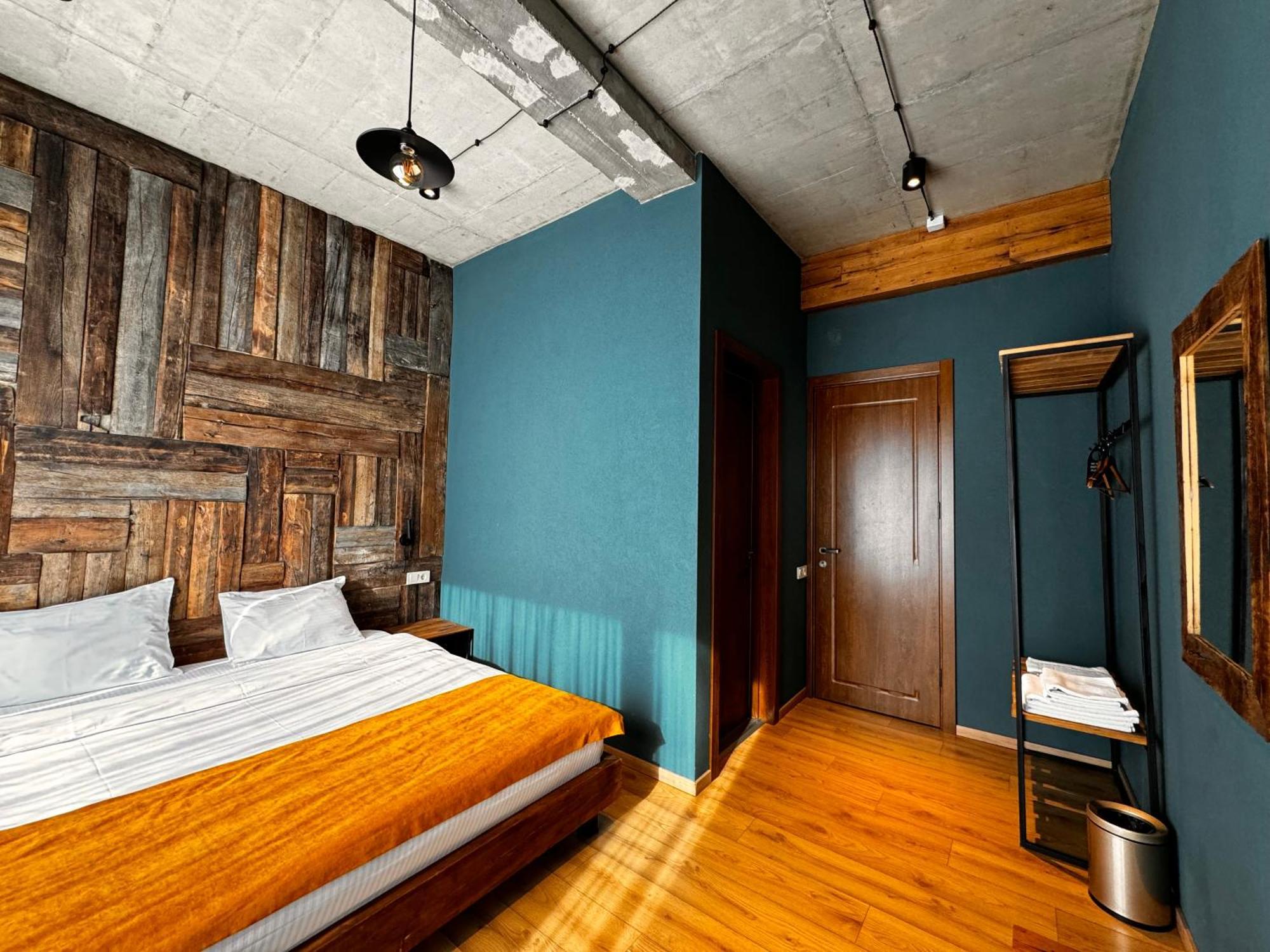 Hotel Misty Mountain Степанцмінда Екстер'єр фото